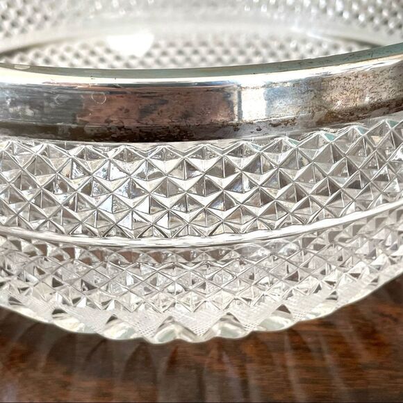 Glass bowl with silver trim - Picture 8 of 10